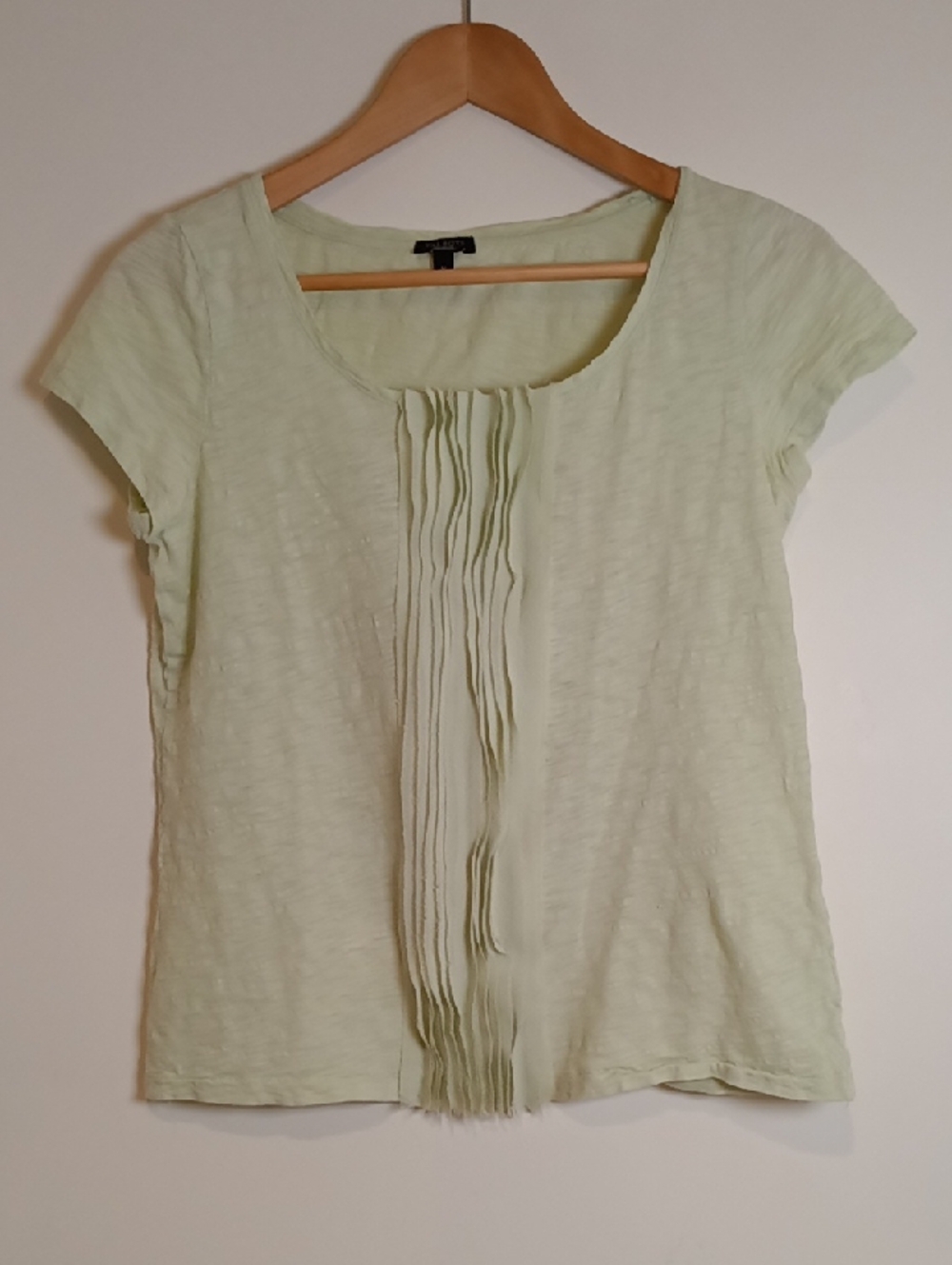 Talbots Scoop Neck T-shirt w/Ruffle Details Size Medium light Green Cap Sleeves